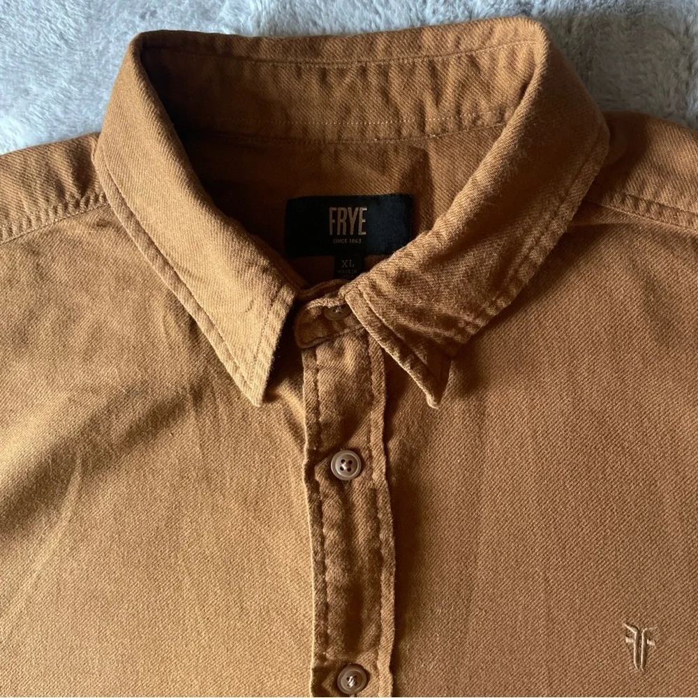Frye Men's Brown flannel shirt size XL